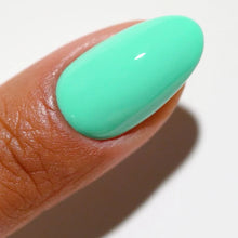 Load image into Gallery viewer, DND DC GEL & POLISH SWATCH COLLECTION #15/ free 5 top and base pairs DND